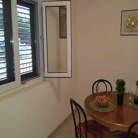 Apartmán Dena - 60 M From Beach