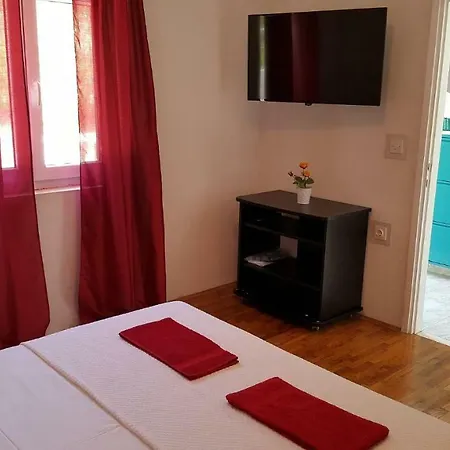 Dena - 60 M From Beach